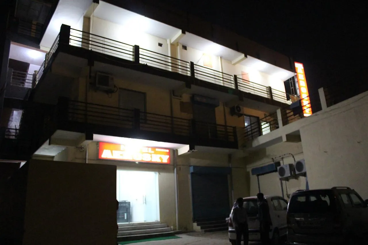 Hotel Aerosky Új-Delhi