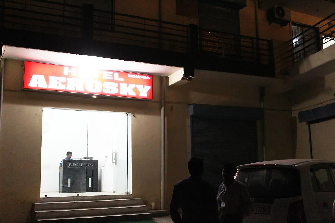 Hotel Aerosky Új-Delhi